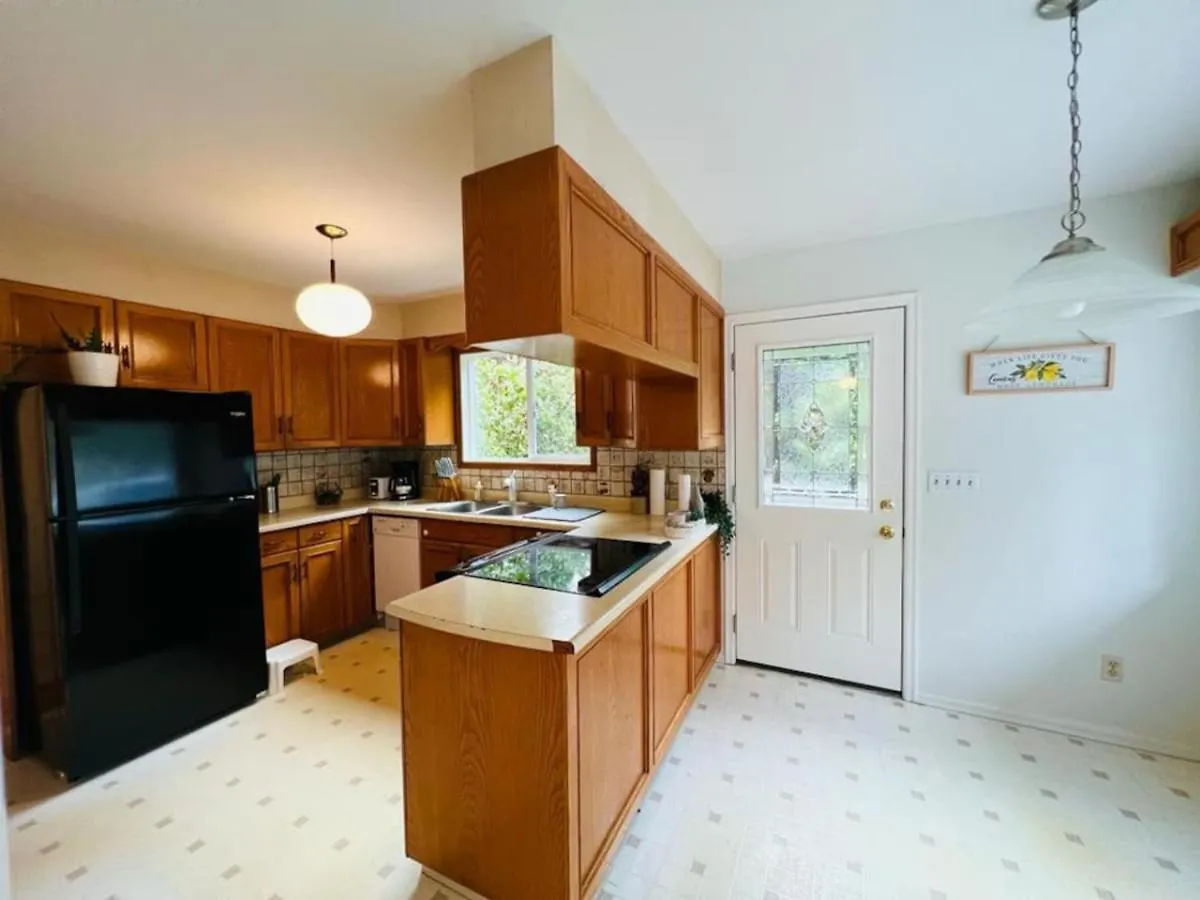 Beautiful Home In Victoria, Bc 0*, Victoria